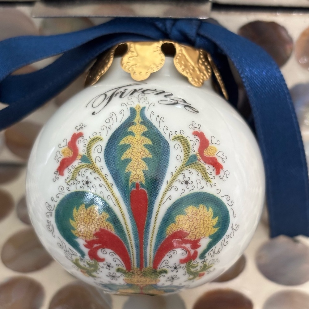 Sugess Porcelain Christmas Ornament, Made in Italy, Green Lily 45mm, NIB